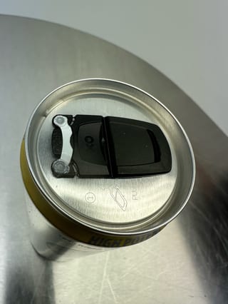 Resealable lid