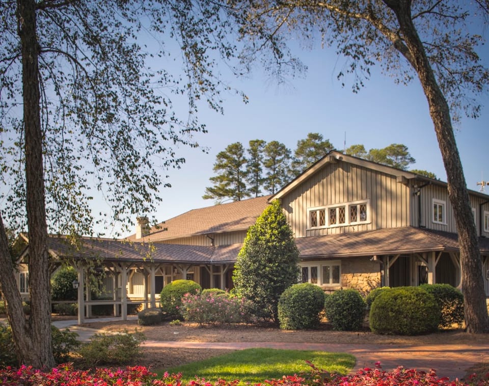 Macgregor Downs Country Club