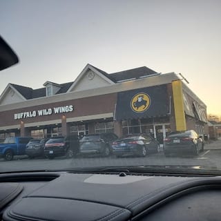 Buffalo Wild Wings Gril #3312