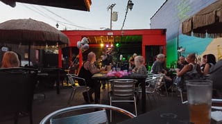 Vyyybe Bistro & Lounge
