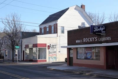 Rockys Bar & Grill
