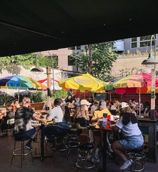 Lindas Tavern