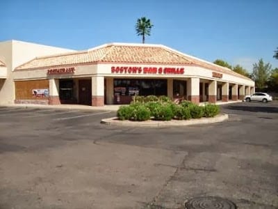Bostons Bar & Grille