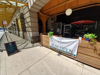 Station Bar & Restaurant