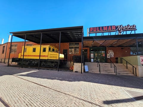 Pullman Market
