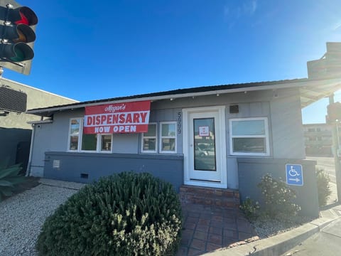 Megan's Organic Market - Goleta