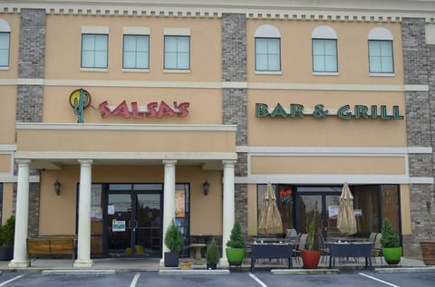 Salsas Bar & Grill