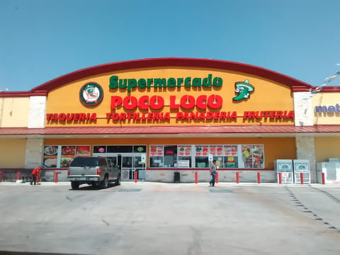 Poco Loco Supermercado - Fm 2001