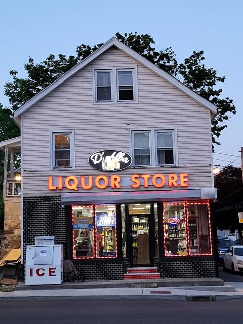 D Alba Liquor Store