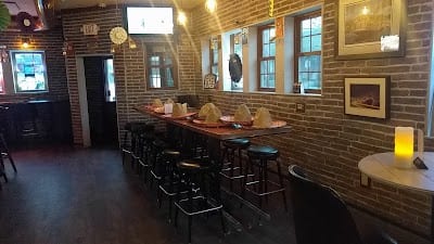 Louies Douglas Inn