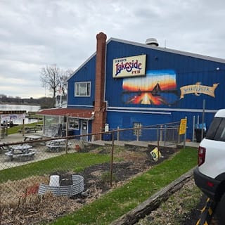 Dan Os Lakeside Pub
