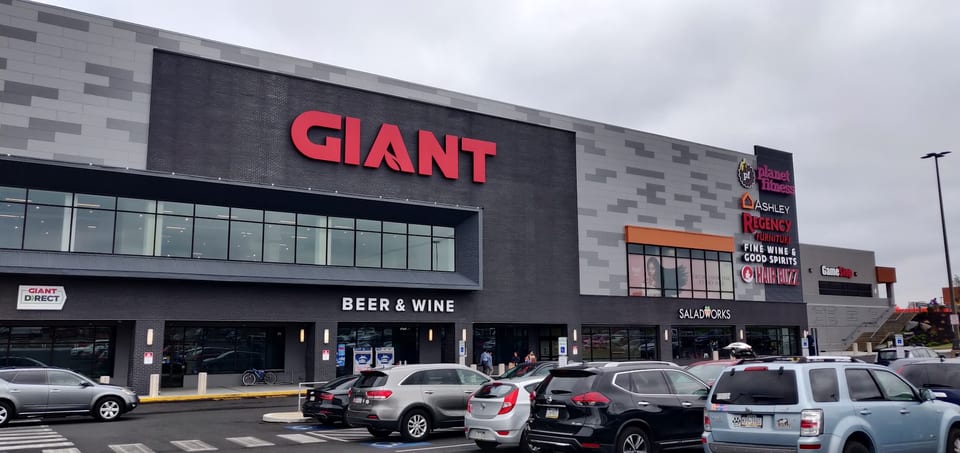Giant Beer Garden & Eatery