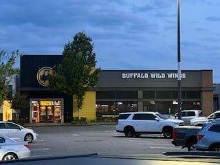 Buffalo Wild Wings Gril #655