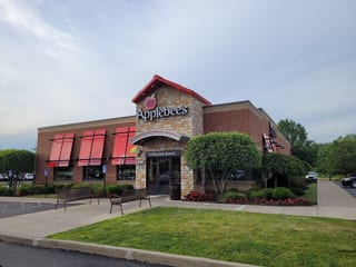 Applebees Neighborhood Grill & Bar