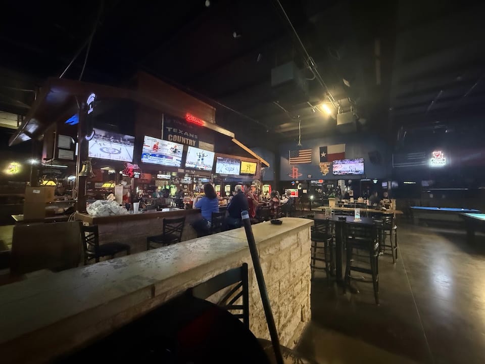 Skoltz Sports Bar & Grill