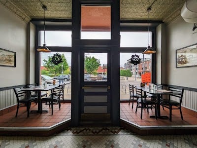 Parlor City Pub