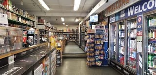2118 Mancine's Liquor