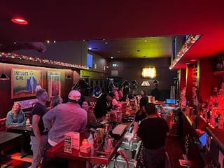 Tinys Hi-dive