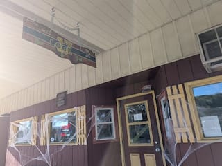 Lock 17 Bar And Grill