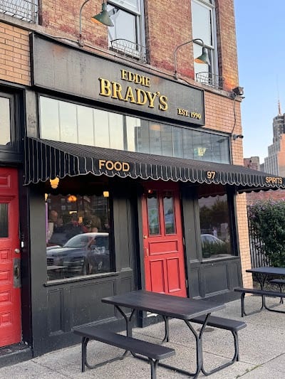 Eddie Bradys