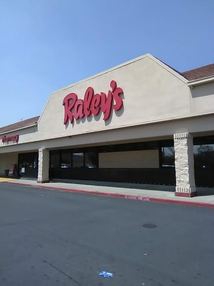 Raleys (Redding - Lake Blvd) - 002500248