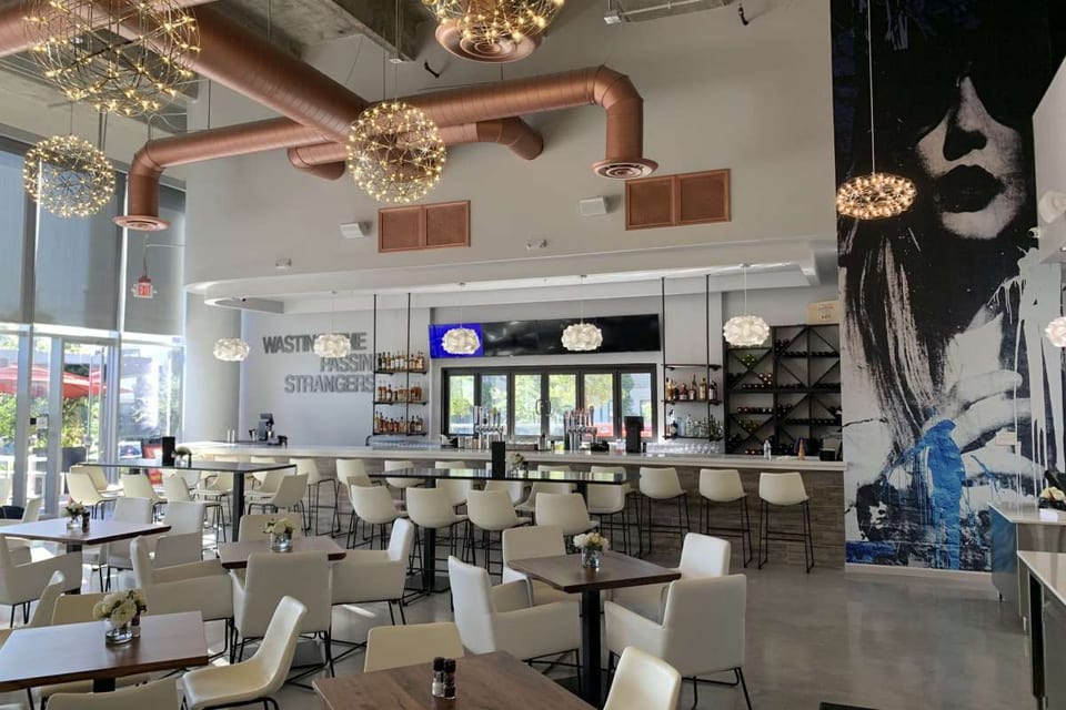 District 7 Bar & Bistro