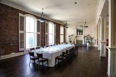 Restaurant August