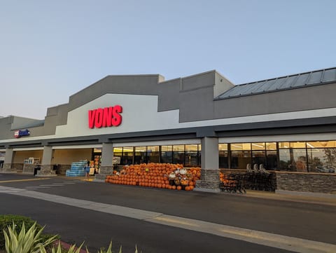 Vons Market