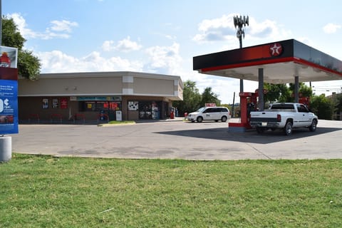 Oltorf Food Mart
