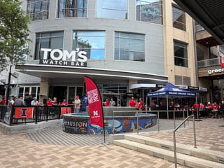 Toms Watch Bar