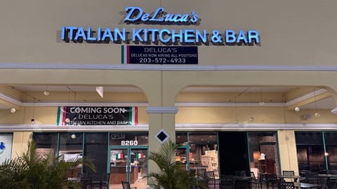 Delucas Italian Kitchen & Bar