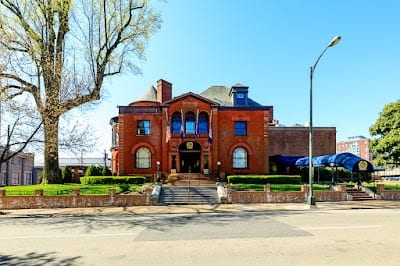 Commonwealth Club