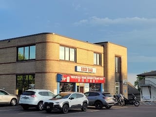 Reef Bar & Lounge