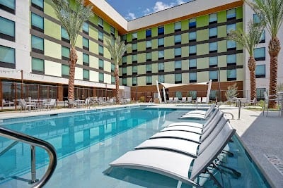 Hampton Inn & Suites
