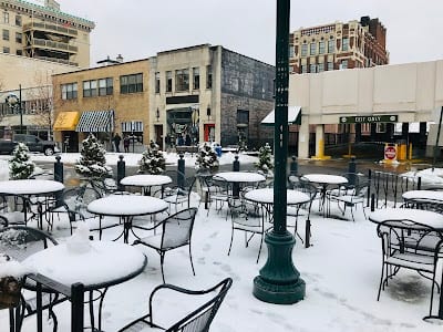 Carmels Restaurant & Ba