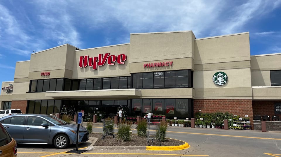 Hy Vee Food Store