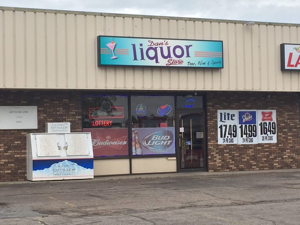 Dan S Liquor