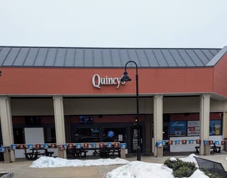 Quincys Bar & Grill