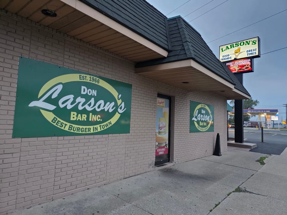 Don Larsons Bar