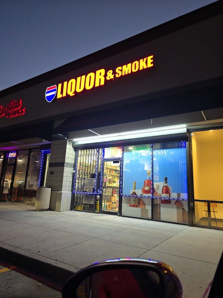 Highway Liquor & Smoke Shop