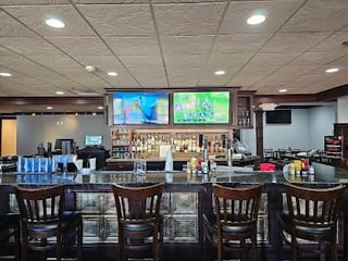 New Albany Links Pub
