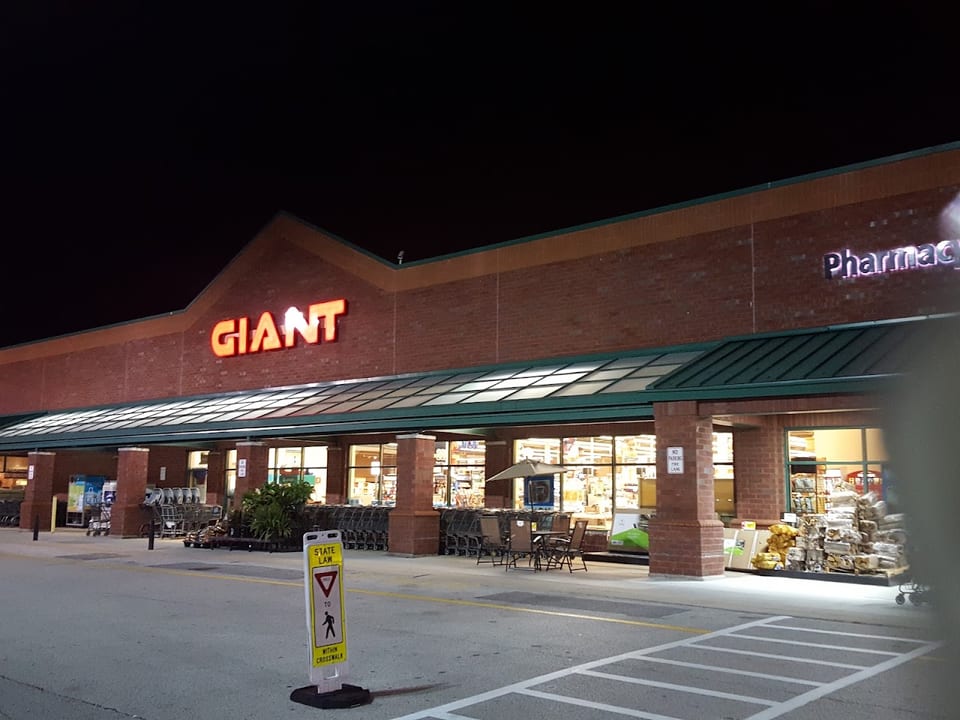 Giant Beer Garden & Eatery