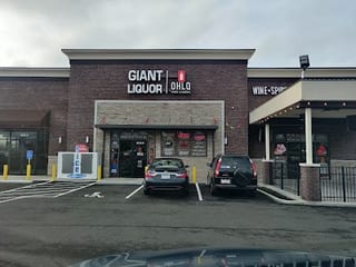 Giant Liquors