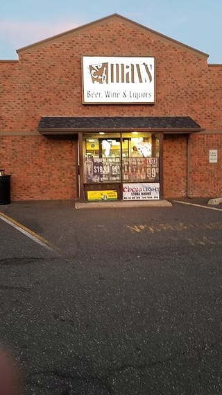 Max's/colonial Spirits