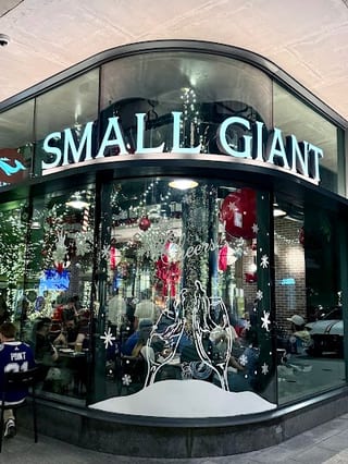 Small Giant - Bar And Restaurant