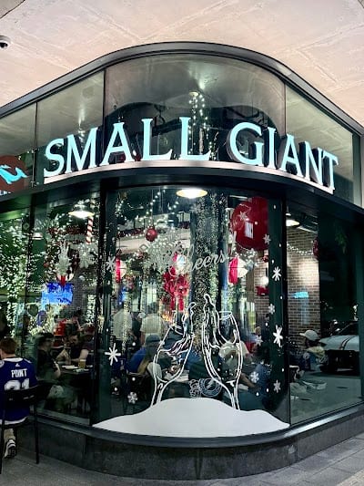 Small Giant - Bar And Restaurant