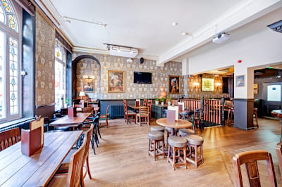 De Hems Dutch Cafe Bar