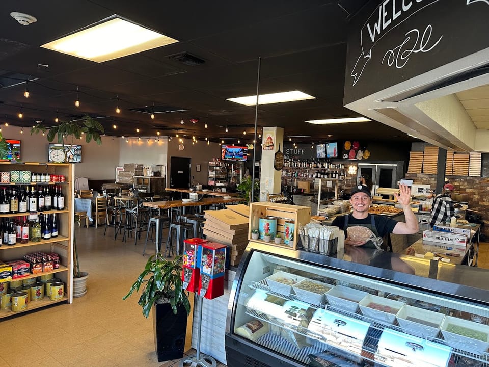 Deli Italia Pizzeria & Market