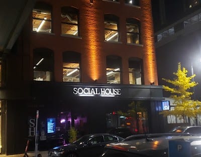 Social House