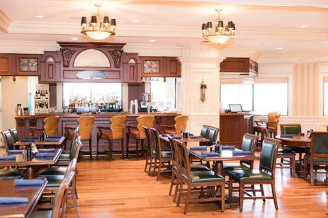 Grande Vista Bar And Grill